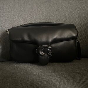Coach Pillow Tabby - black & Silver